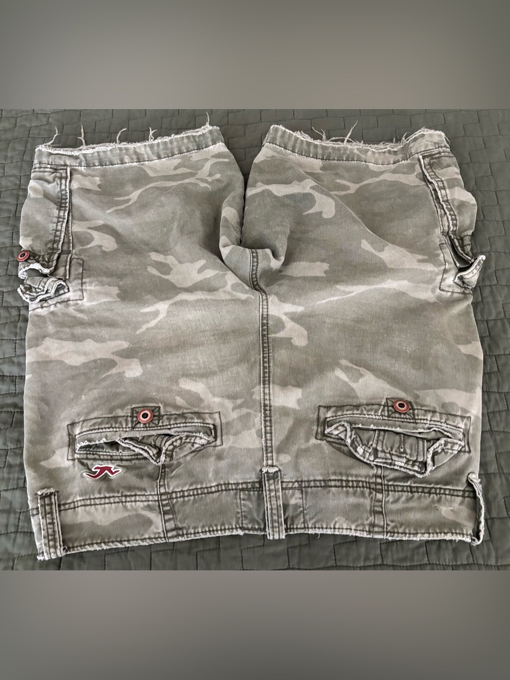 Vintage 2000/10s Hollister Men’s Camo Cargo Shorts - Picture 6 of 7